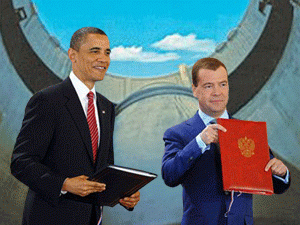 Для Обамы ратификация нового договора СНВ - это практически единственная большая победа, и, похоже, чтобы поддержать «друга Барака», его российский коллега был готов пойти на большие жертвы